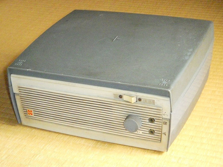 やまだくんのせかい : 昭和レトロ(レコードプレーヤー) やまだくんのせかい : 昭和レトロ(レコードプレーヤー)